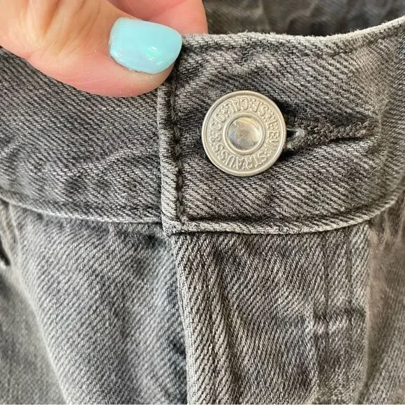 Levi’s 501 High Rise Raw Hem Straight Leg Cropped Jeans in Get Off My Cloud - Picture 8 of 15